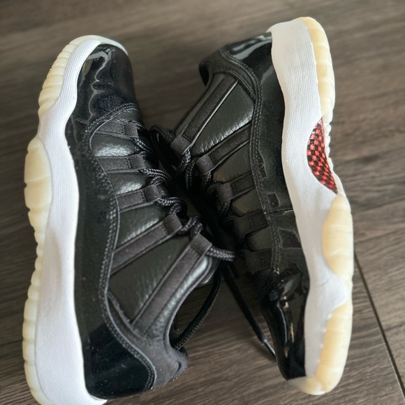 Air Jordan 11 Low “72-10” (GS) - Picture 6 of 10